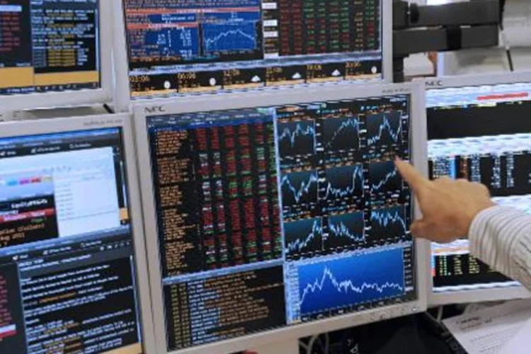 
	Bolsa de Paris: FTSEurofirst 300, que re&uacute;ne os principais pap&eacute;is do continente, recuou 0,12%, a 1.370 pontos
 (Miguel Medina)