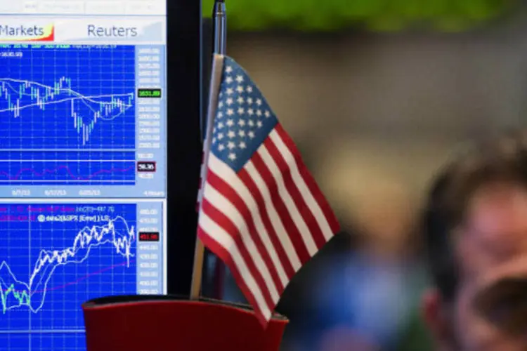 
	Bolsa de Nova York: &agrave;s 14h37, o &iacute;ndice Dow Jones recuava 1,13 por cento, para 17.396 pontos
 (REUTERS/Lucas Jackson)