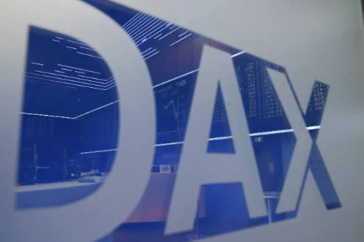 
	Na Bolsa de Frankfurt, o &iacute;ndice DAX sofreu um problema e ficou travado em 8.048,76 pontos, o que representa uma queda de 0,11% ante o fechamento de ontem
 (REUTERS/Ralph Orlowski)
