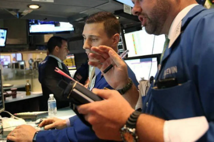
	Bolsa de Nova York: &agrave;s 11h57 (de Bras&iacute;lia), Dow Jones subia 0,18%, Nasdaq avan&ccedil;ava 0,23% e S&amp;P 500 ganhava 0,25%
 (AFP)