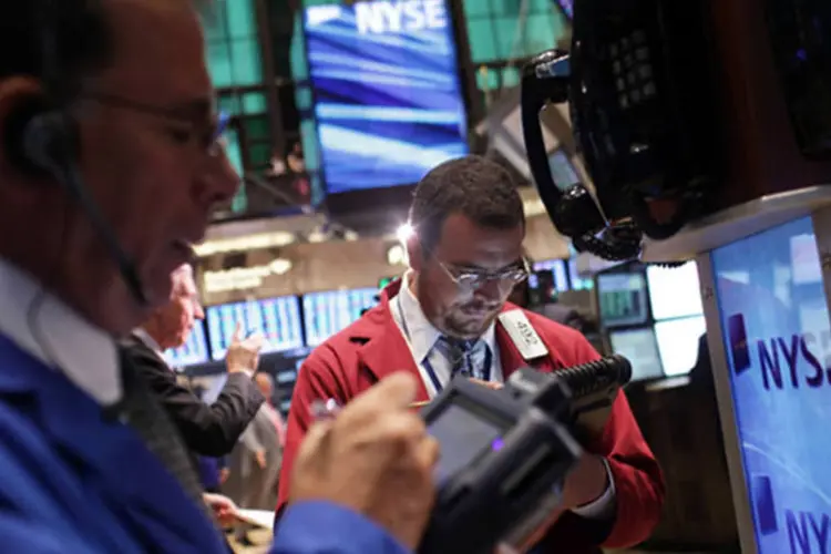 
	Bolsa de Nova York: &agrave;s 10h15, no mercado futuro, Dow Jones futuro subia 0,20%, enquanto Nasdaq avan&ccedil;ava 0,24% e S&amp;P 500 ganhava 0,17%.
 (Getty Images)