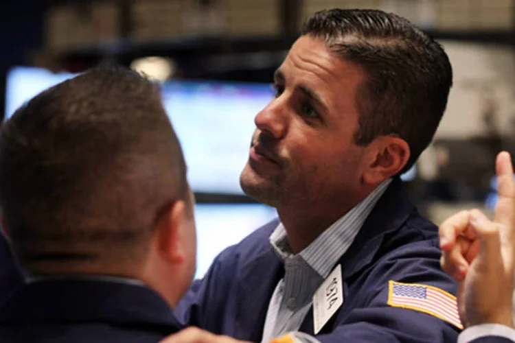 
	Bolsa de Nova york: &agrave;s 10h15 (pelo hor&aacute;rio de Bras&iacute;lia), o Dow Jones futuro subia 0,02%, o Nasdaq ganhava 0,09% e o S&amp;P 500 tinha baixa de 0,04%
 (Getty Images)