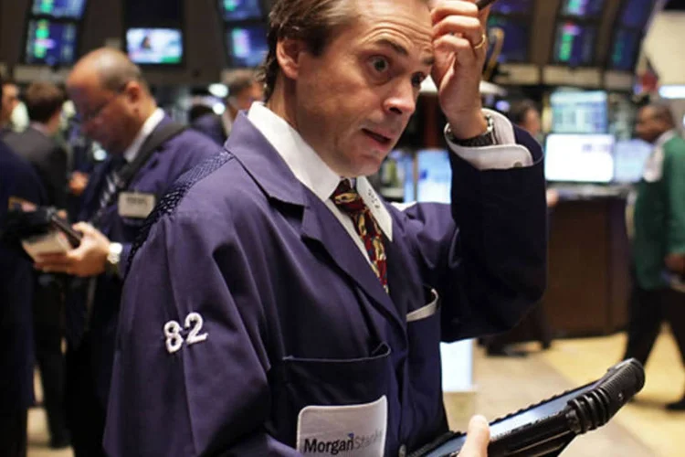 Os temores sobre a situação fiscal de bancos europeus também se intensificaram após a notícia que a Moody's rebaixou o rating de oito bancos gregos (Getty Images)