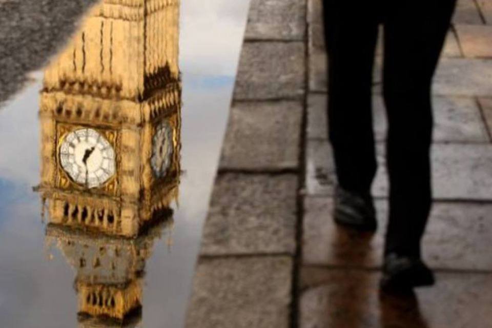 PIB britânico encolhe 0,5% no 4o tri de 2010