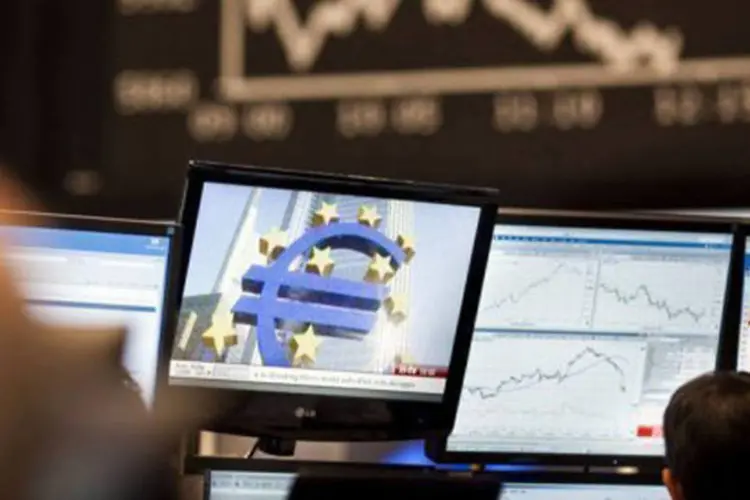 
	Bolsas europeias: analistas dizem que o mercado tem potencial para subir novamente se houver qualquer resultado positivo da reuni&atilde;o da zona do euro
 (Frank Rumpenhorst/AFP)