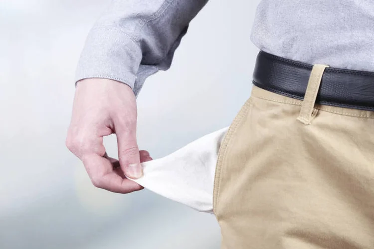 
	Bolso vazio: cen&aacute;rio contribui para uma queda ainda mais pronunciada do Produto Interno Bruto (PIB)
 (Thinkstock)