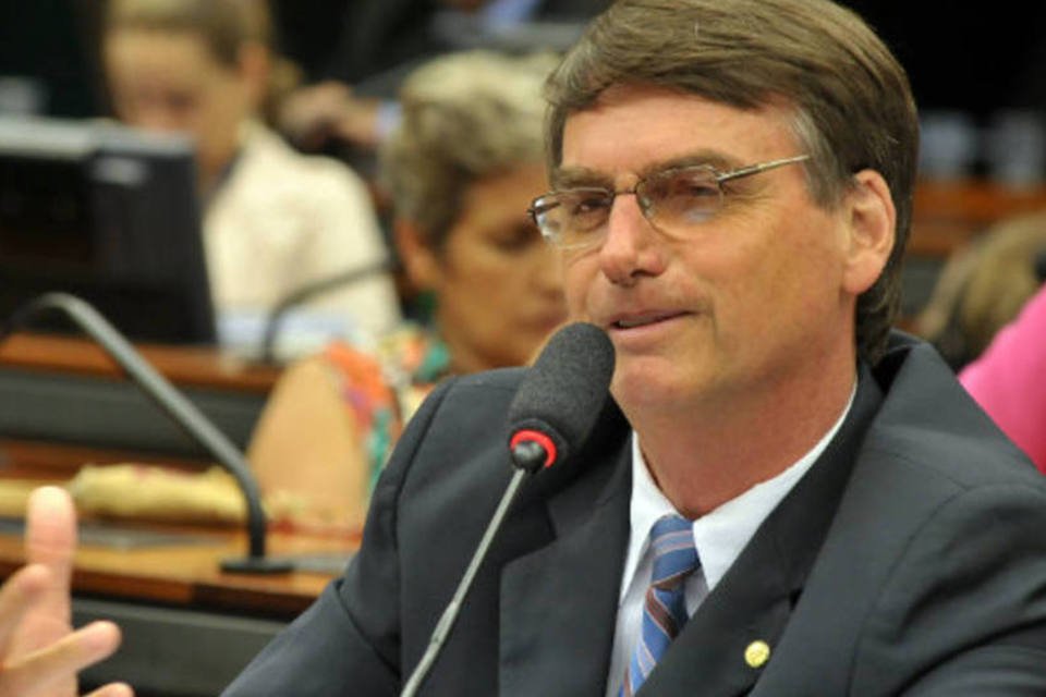 Deputados do PSOL protestam contra Bolsonaro em diplomação