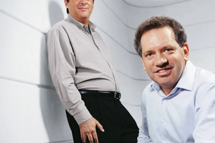 Fernando Falco (em pé) e Wilson Zanatta, da LBR: quase seis meses de negociação para acertar o papel dos sócios na formação da maior empresa de leite do país (Germano Lüders/EXAME.com)