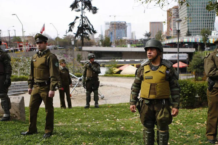 
	Chile: no in&iacute;cio do m&ecirc;s, 14 ficaram feridos com a explos&atilde;o de uma bomba perto de esta&ccedil;&atilde;o de metr&ocirc;
 (Ivan Alvarado/Reuters)