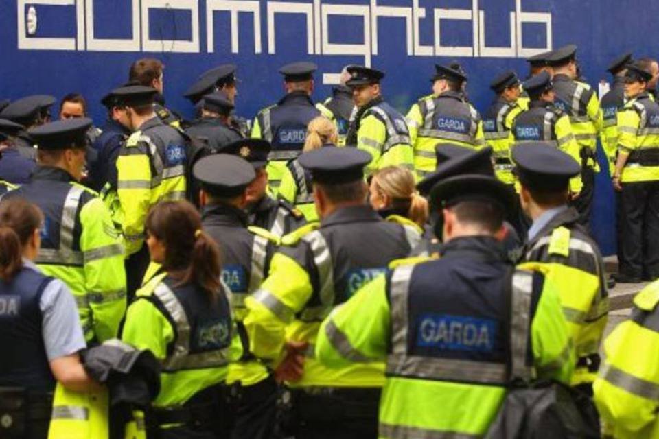 Exército irlandês desativa bomba antes da visita de Elizabeth II