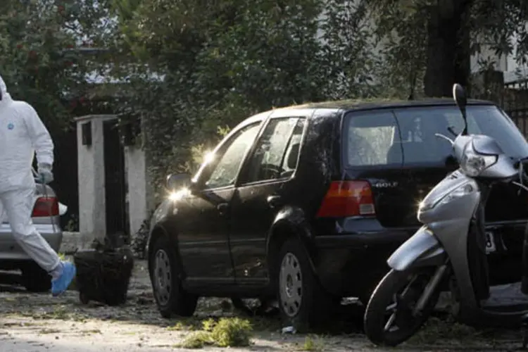 Segundo a polícia, três casas e dois carros foram danificados pela explosão (John Kolesidis/Reuters)