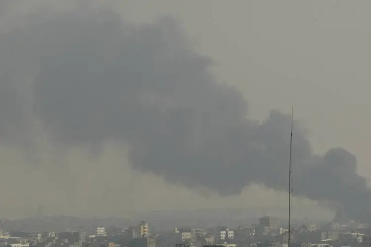 Bombardeio na Faixa de Gaza (Reuters)