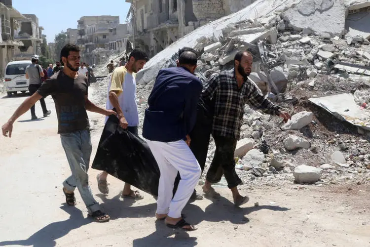 
	S&iacute;ria: de acordo com OSDH, trata-se do quarto avi&atilde;o da for&ccedil;a a&eacute;rea do regime de Assad a ser alvo de disparos do EI
 (Abdalrhman Ismail / Reuters)