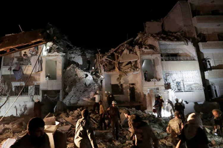 
	Bombardeios: a nota expressa uma &quot;en&eacute;rgica condena&ccedil;&atilde;o&quot; contra o ataque e acusa a R&uacute;ssia de &quot;pisotear arbitrariamente&quot; os princ&iacute;pios da negocia&ccedil;&atilde;o
 (Khalil Ashawi / Reuters)