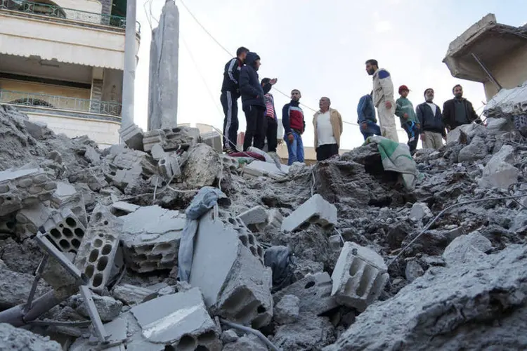 Síria: bombardeios também causaram 2.911 baixas no grupo terrorista Estado Islâmico (Alaa Al-Faqir / Reuters)