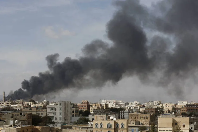 
	I&ecirc;men: Al Mukala, capital da prov&iacute;ncia de Hadramut, esteve durante um ano em m&atilde;os dos jihadistas da Al Qaeda
 (Khaled Abdullah  / Reuters)