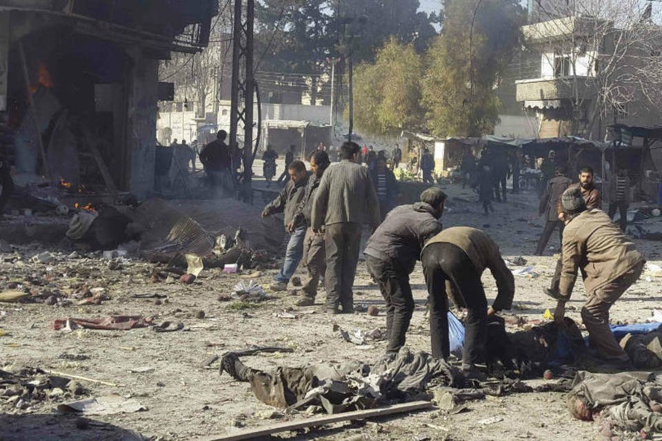 Bombardeio governamental perto de Damasco mata 42 pessoas