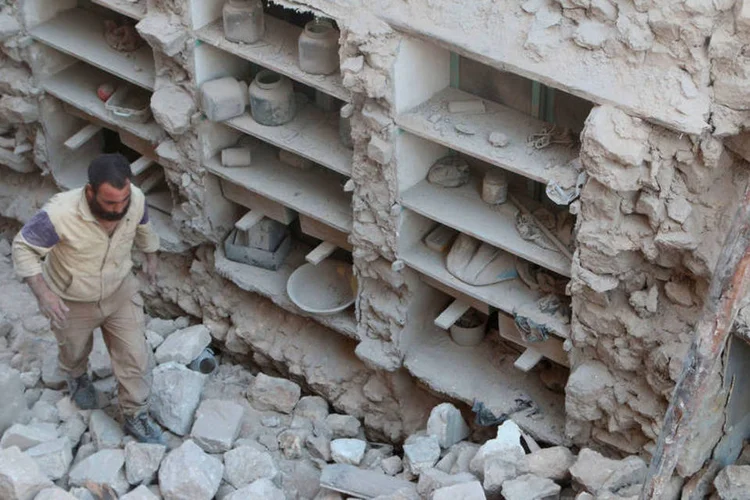 
	S&iacute;ria: os ataques foram sobre a cidade rebelde de Atareb, localizada na prov&iacute;ncia de Aleppo
 (Abdalrhman Ismail / Reuters)