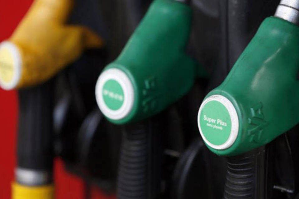 Preços da gasolina nos EUA devem cair até 2014, diz AIE