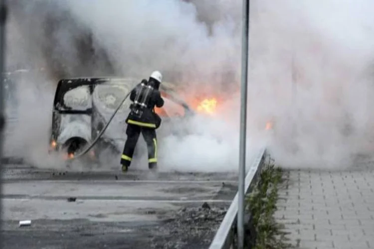 Situação contínua de violência gerou um forte debate na Suécia sobre a crescente desigualdade social e econômica e a marginalização dos subúrbios (Reuters)