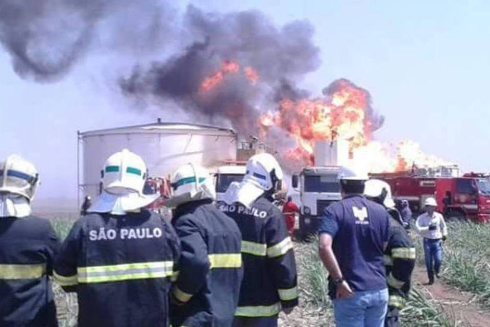 Incêndio em usina de etanol em SP já dura mais de 24 horas