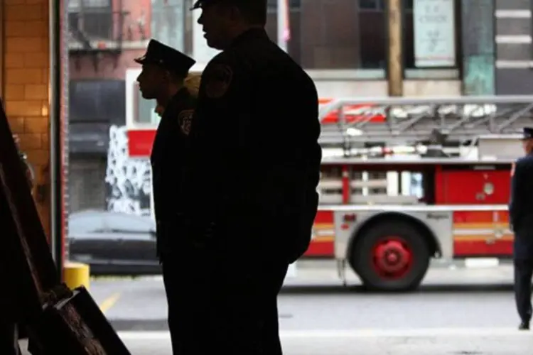Bombeiros em Nova York: este novo tiroteio acontece depois do massacre perpetrado no último dia 14 de dezembro por Adam Lanza (©afp.com / Mario Tama)