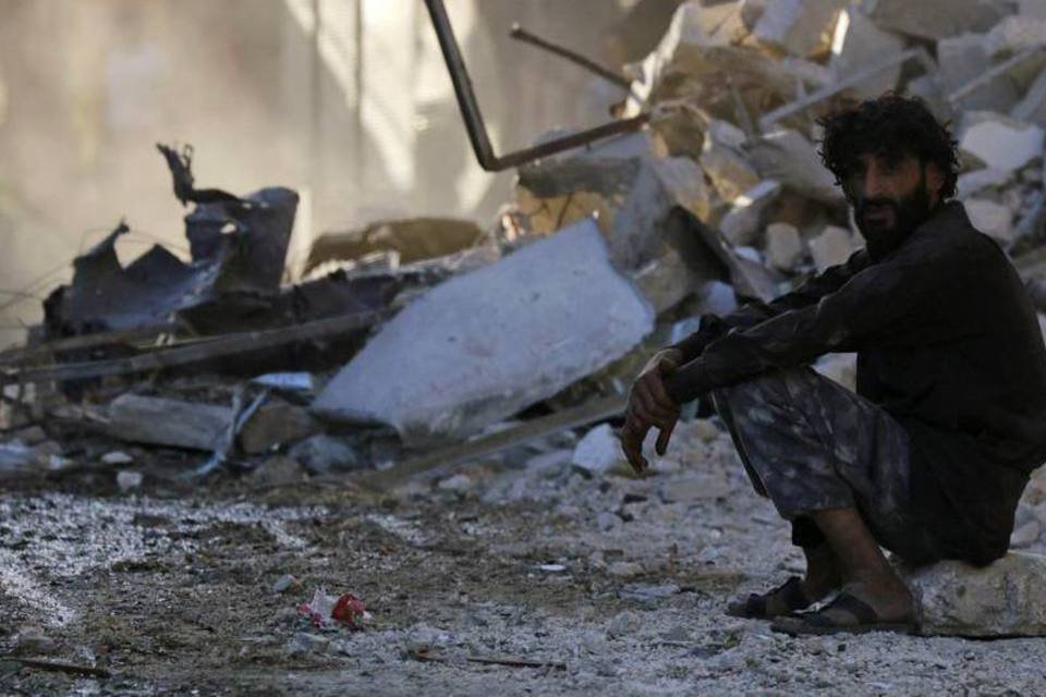 Rebeldes sírios impedem civis de deixar Aleppo
