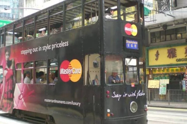 Mastercard em Hong Kong: Brasil deve fechar o ano com 610 milhões de cartões emitidos (Wikimedia Commons)