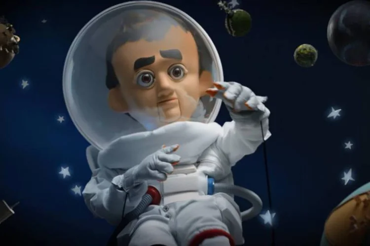 Boneco que sonha em ter uma opinião compara vazio do espaço à sua cabeça (Reprodução/YouTube)