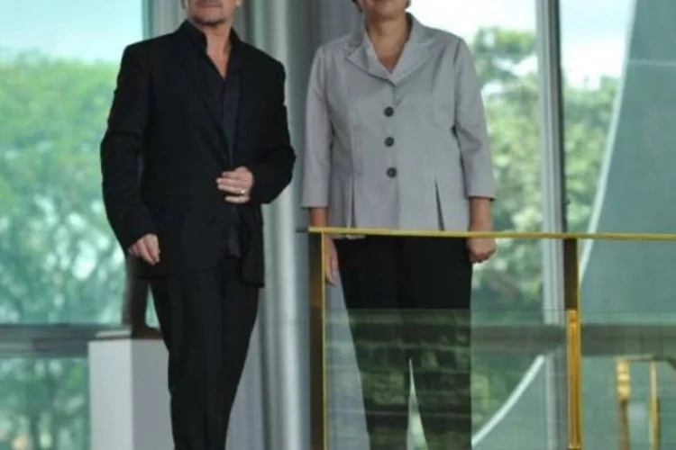 Vocalista do U2 disse para Dilma que todo presidente deveria priorizar o combate à pobreza (Antonio Cruz/ABr)