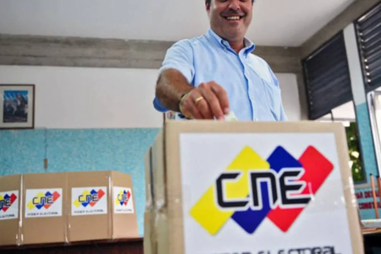 
	Julio Borges, coordenador nacional do partido opositor Primero Justicia: &quot;o povo deve se prepara para sair para protestar e se rebelar o n&atilde;o cumprimento da Constitui&ccedil;&atilde;o&quot;
 (Miguel Gutierrez/AFP)