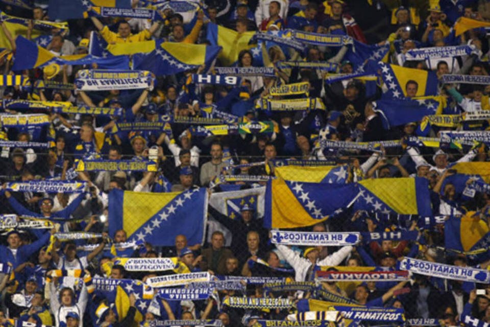 Chance de disputar Copa no Brasil une a população da Bósnia