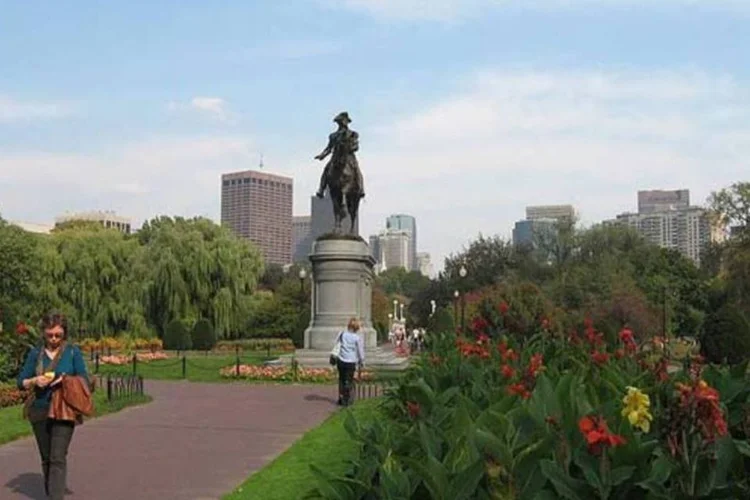 
	Boston: explos&otilde;es ocorrem na cidade norte-americana.
 (Wikimedia Commons)