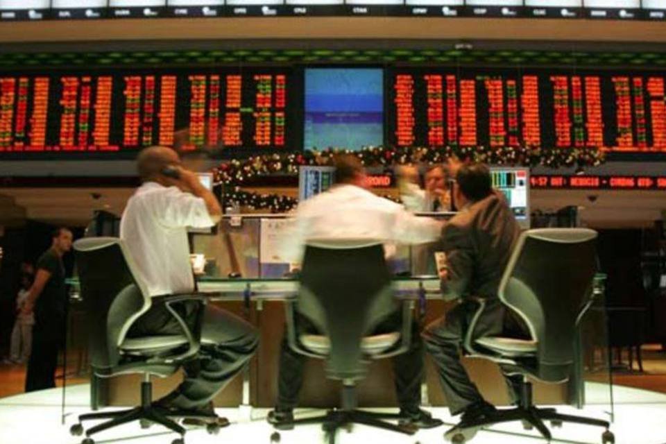 Bovespa abre em baixa sob influência do exterior
