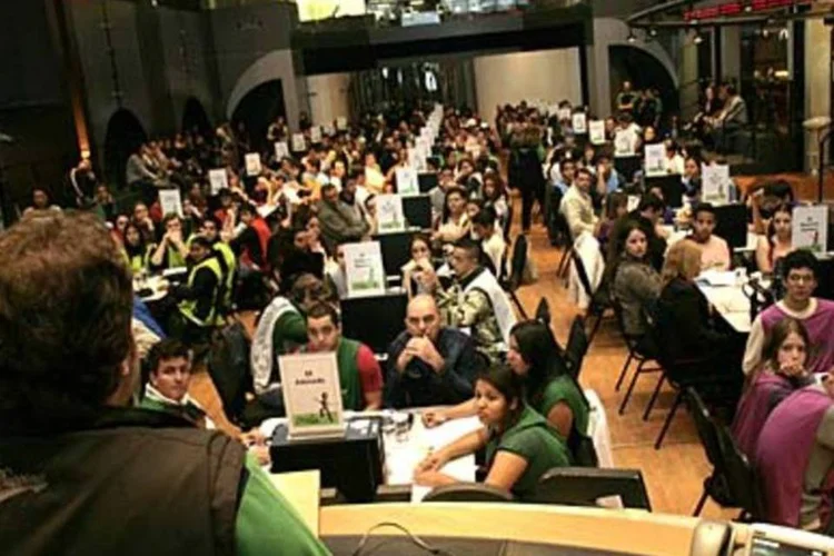 Desafio Bovespa: Neste ano, escolas de todo o país poderão participar (.)