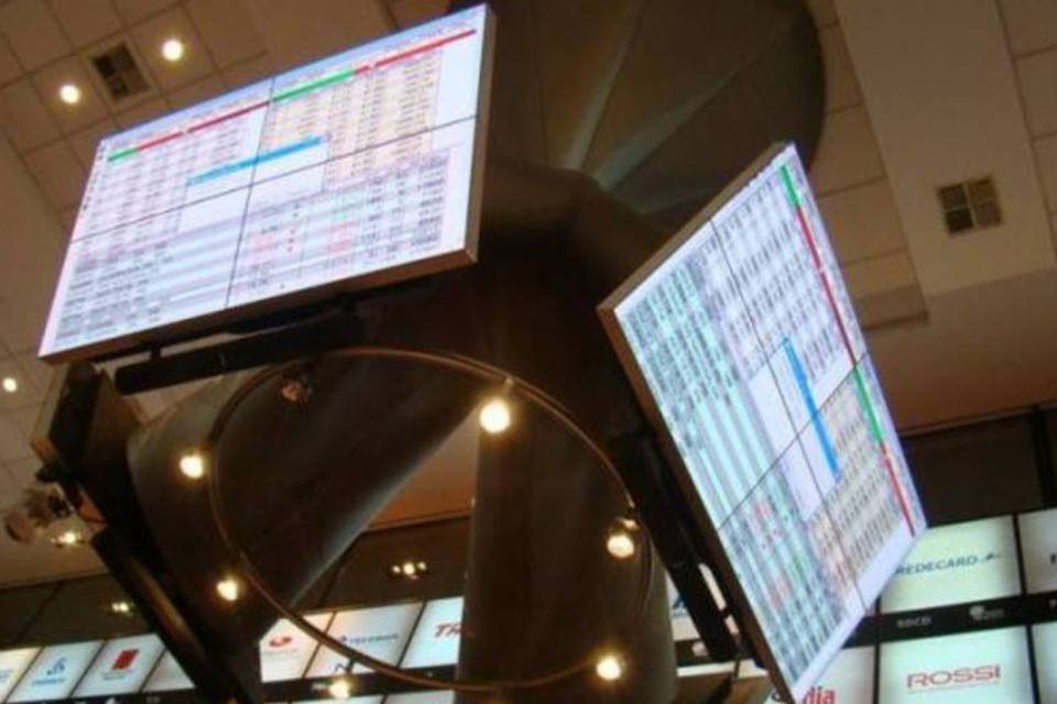 Taxas de juros recuam com baixa do dólar e Treasuries
