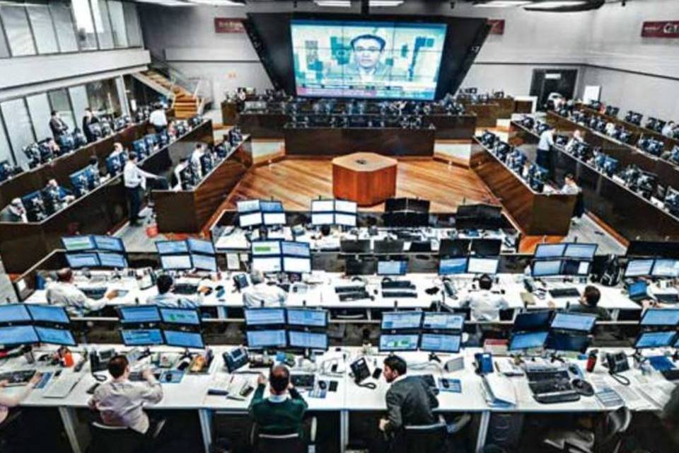 Bovespa sobe 1,55% e encosta em 59 mil pts com ajuda de NY