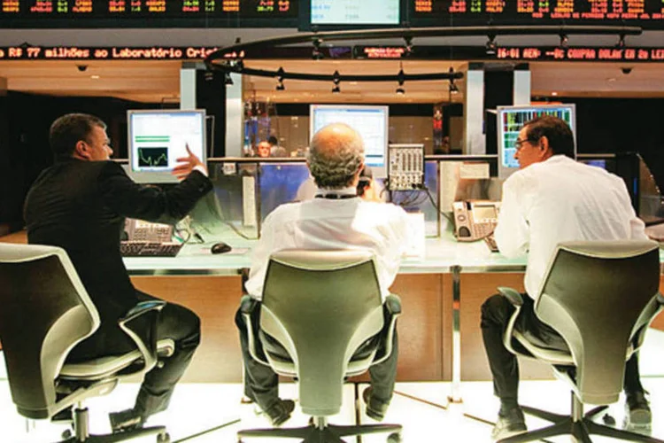 
	O Ibovespa fechou em baixa de 1,2&nbsp;%, a 54.447 pontos. O volume financeiro do preg&atilde;o foi de 6,99 bilh&otilde;es de reais, ante m&eacute;dia di&aacute;ria de 7,7 bilh&otilde;es de reais em 2013
 (.)