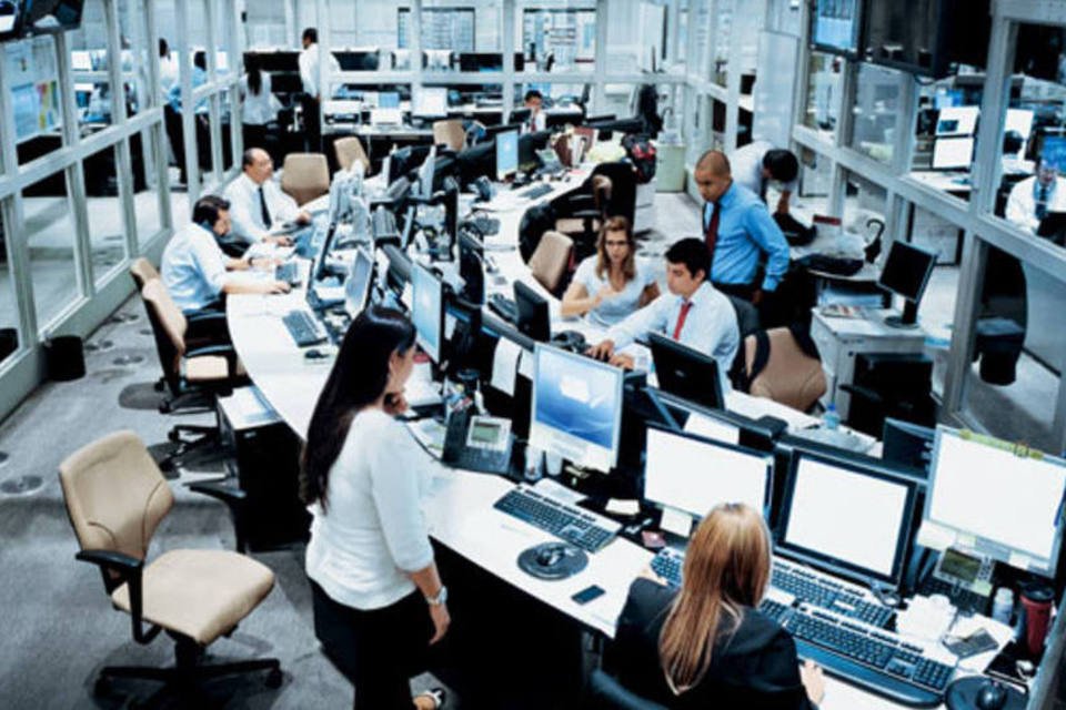 Bovespa segue exterior e tem terceira queda consecutiva