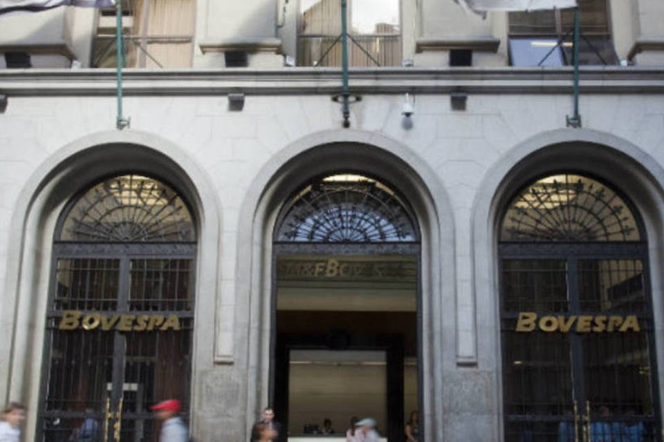 Receita da BM&F sobe 18,9% no 4º tri e no Bovespa cai 18,2%