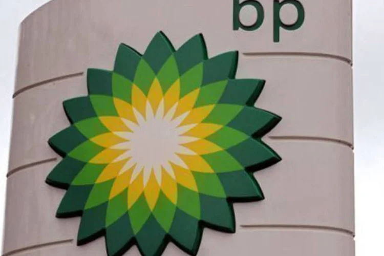 
	Logotipo da BP:&nbsp;venda marca a concentra&ccedil;&atilde;o em outras regi&otilde;es &agrave; medida que procura levantar US$ 10 bilh&otilde;es em dinheiro
 (Andrew Yates/AFP)