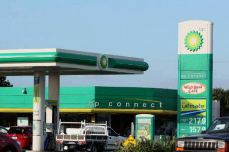
	BP: &nbsp;ganhos petroleira para o terceiro trimestre de 2013 somara 3,692 bilh&otilde;es de d&oacute;lares, superando previs&otilde;es de 3,170 bilh&otilde;es de d&oacute;lares
 (Sandra Mu/Getty Images)