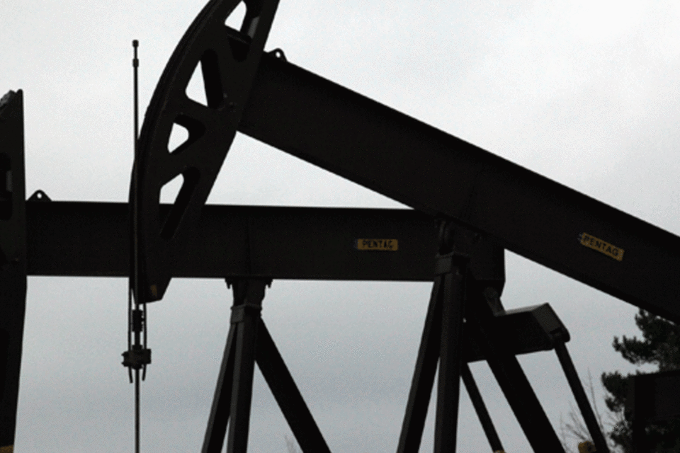 Petróleo atinge máxima de 6 semanas por acordo de dívida nos EUA