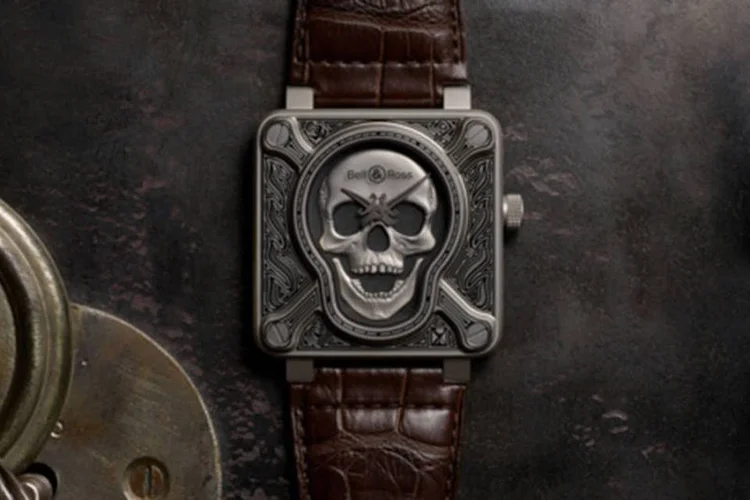 BR 01 Burning Skull, uma celebração ao simbolismo militar e à arte da tatuagem (Divulgação)