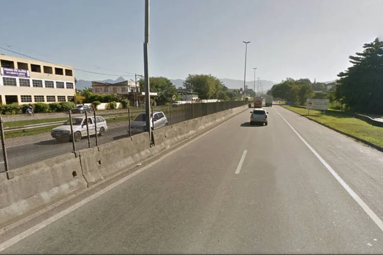 Duque de Caxias: o menino foi encaminhado para o hospital em estado grave (Google Street View/Reprodução)