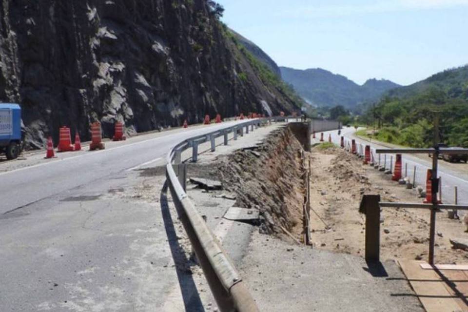 Acidente entre ônibus deixa 50 feridos no Rio de Janeiro