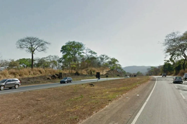 
	BR-153, na altura de Goian&aacute;polis, em Goi&aacute;s: a Triunfo poder&aacute; se beneficiar com a realiza&ccedil;&atilde;o das primeiras obras durante o per&iacute;odo seco na regi&atilde;o
 (Reproduão/ Google Street View)