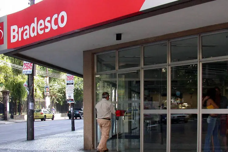 
	Bancos: o Bradesco tem participa&ccedil;&atilde;o indireta no IRB por meio da Bradesco Seguros
 (Bloomberg News/Pedro Lobo)