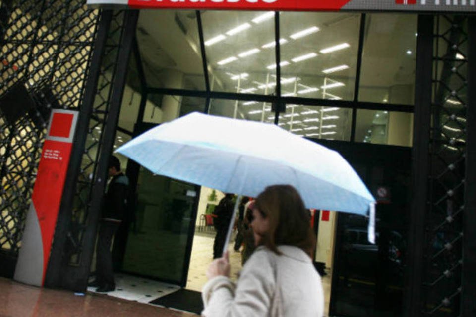 Bradesco reduz previsão de crédito, mas eleva margens no tri