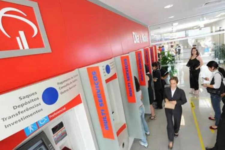 Nos últimos 12 meses, as ações preferenciais do Bradesco acumulam ganhos de 14% (EXAME.com)